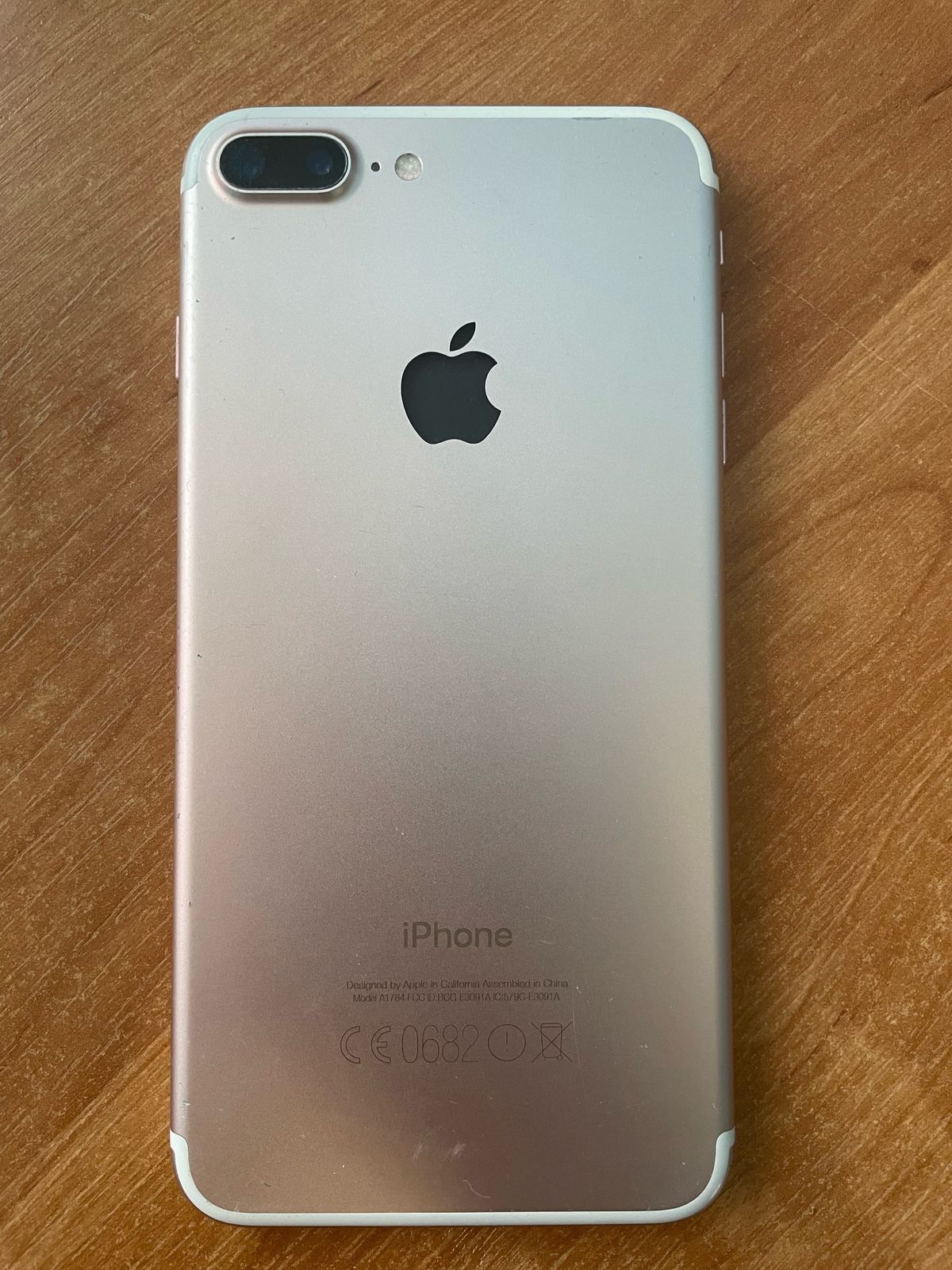 Потерял телефон iPhone, розовое золото