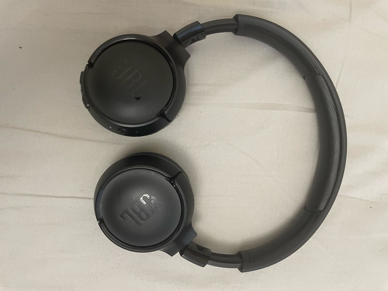 Потерял наушники JBL, чёрные